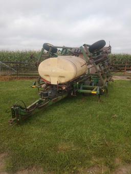 John Deere 960 Field Cultivator w/ 400 gallon tank