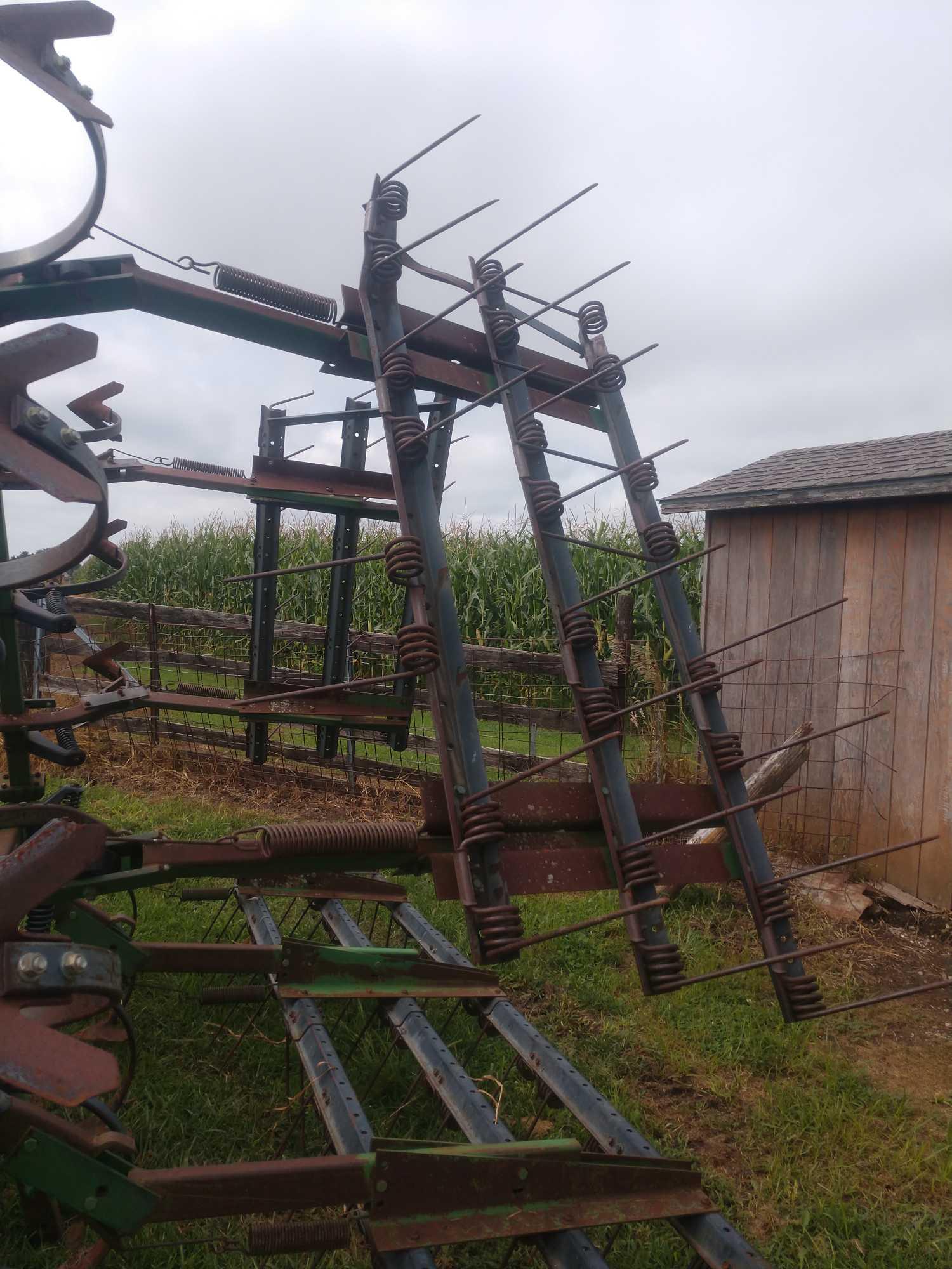 John Deere 960 Field Cultivator w/ 400 gallon tank