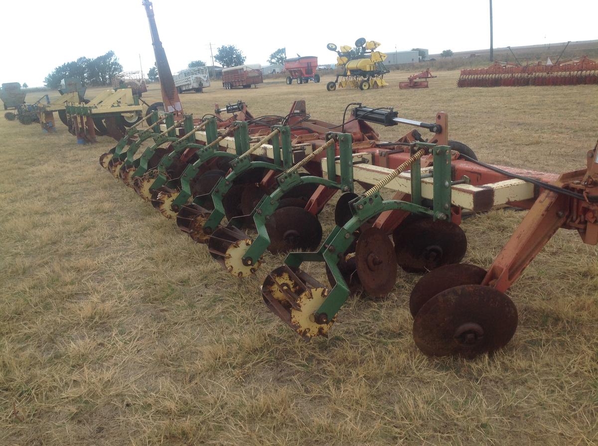 Bushhog 8 Row Disc Bedder