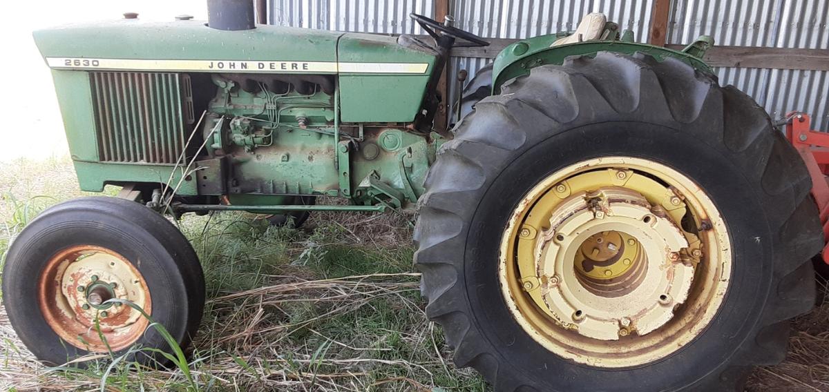 John Deere 2630 Tractor