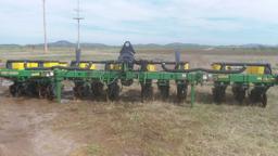 John Deere 1710 Planter