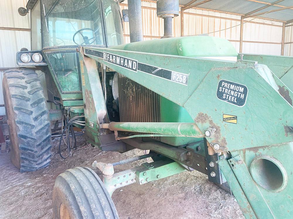 1982 -John Deere 4240 With F258 Farmhand Front End Loader - Quad Trans - 34 Rubber - 2 Remotes-3pt-F