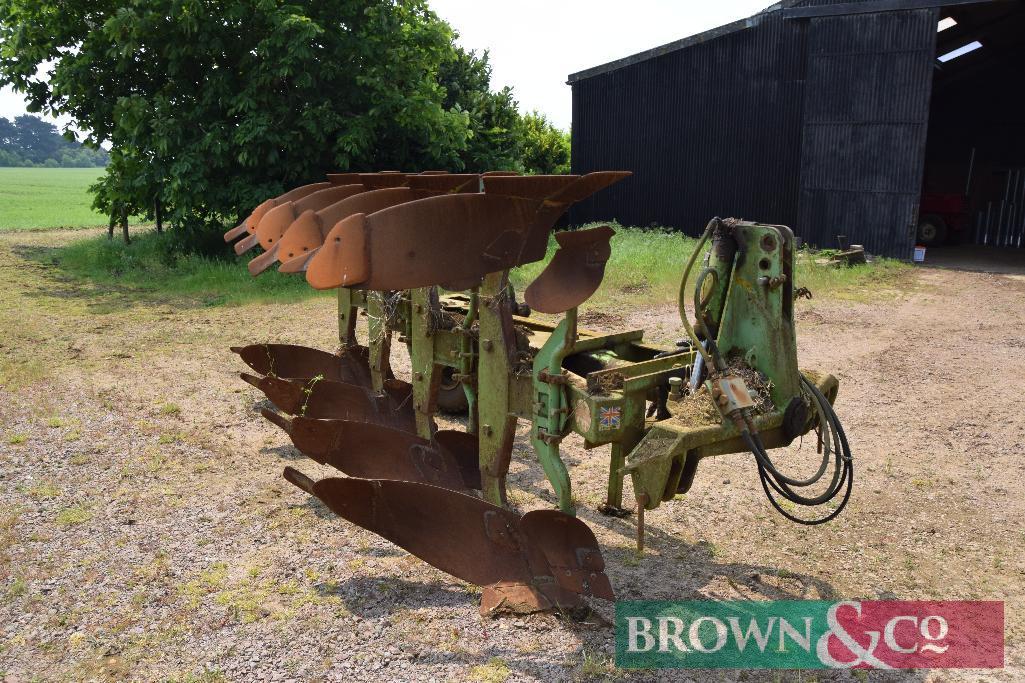 Dowdeswell DP7d2 5 furrow (4+1) reversible plough