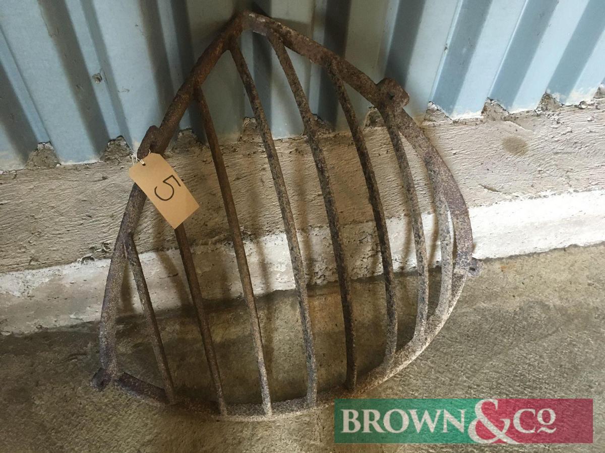 Cast iron hay rack