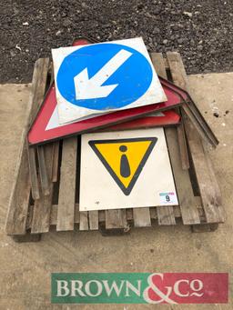 Quantity road signs