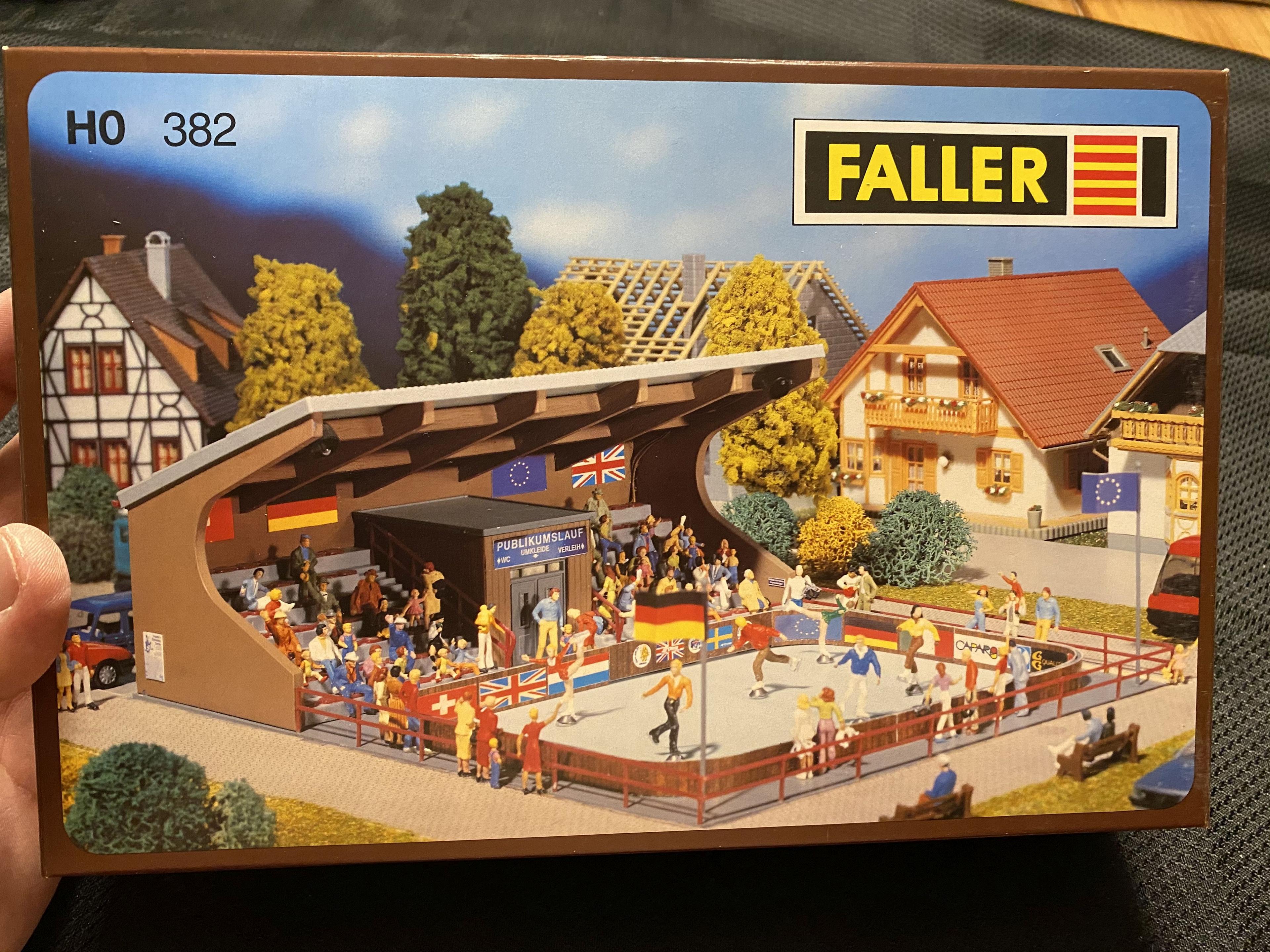 FALLER 382