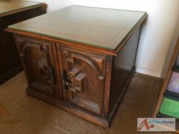 Pair of end tables