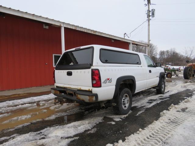 2006 CHEVY 2500 HD TRUCK WITH CAP AND PINTLE HITCH 4X4 199028 MILES