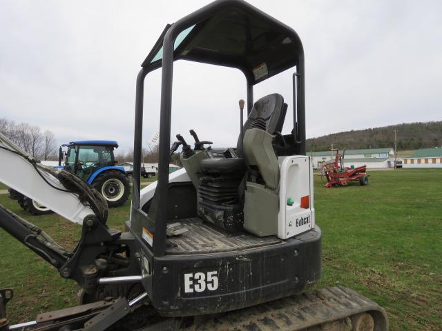 BOBCAT E35 EXCAVATOR 2243 HOURS, HYDRUALIC