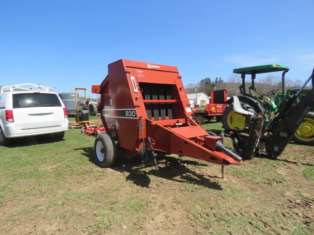 HESSTON 830 ROUND BALER VERY NICE ELECTRIC TIE