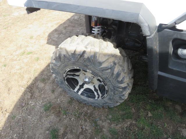 BENNCHE UTV WITH MANUAL DUMP 632 MILES FRONT