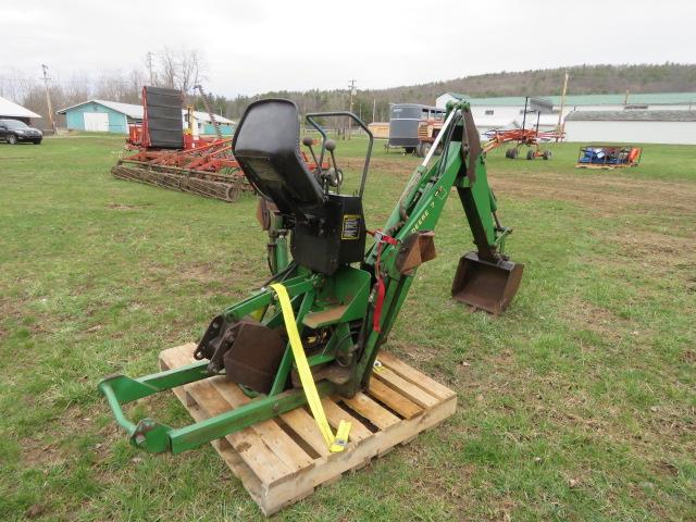 JOHN DEERE 7 UNDERMOUNT BACKHOE