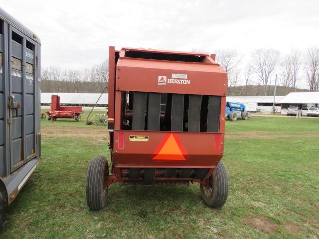 HESSTON 530 ROUND BALER