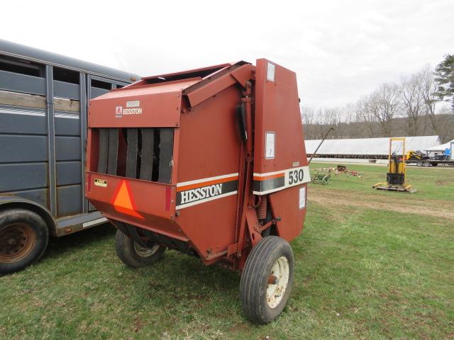 HESSTON 530 ROUND BALER