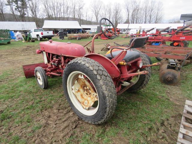 INTERNATIONAL CUB LOWBOY WITH FRONT HYDRAULIC