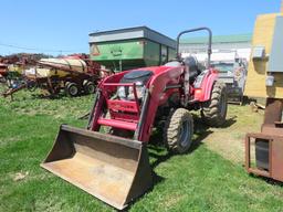 MAHINDRA 1538 HST W/ QUICK ATTACH LOADER