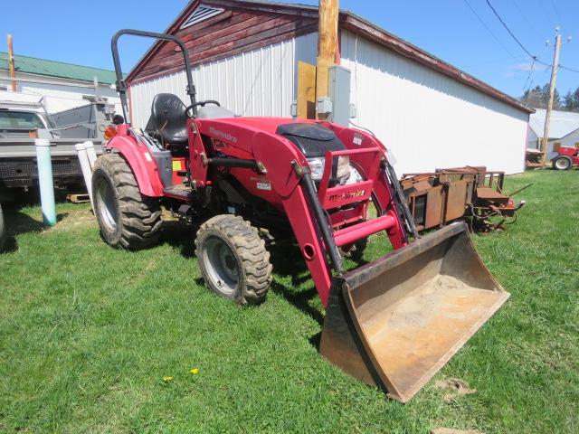 MAHINDRA 1538 HST W/ QUICK ATTACH LOADER