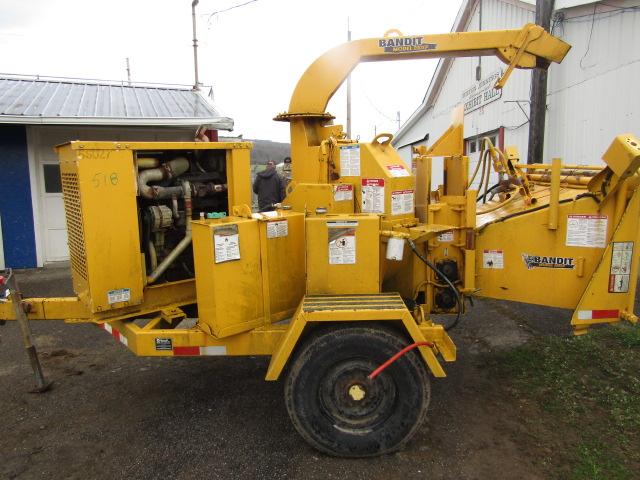 BANDIT MODEL 200XP CHIPPER WITH PINTLE HITCH