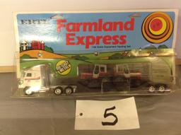 Farmland Express w/cab over w/2 MF tractors		Ertl	1-64 Scale