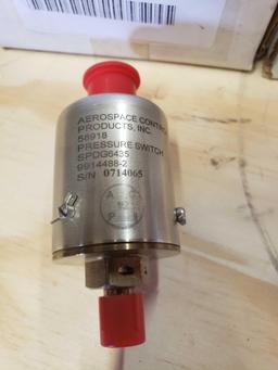 PRESSURE SWITCHES 9914488-2 & GPP1250-47 (APPEARS NEW BUT HAS NO PAPERWORK)