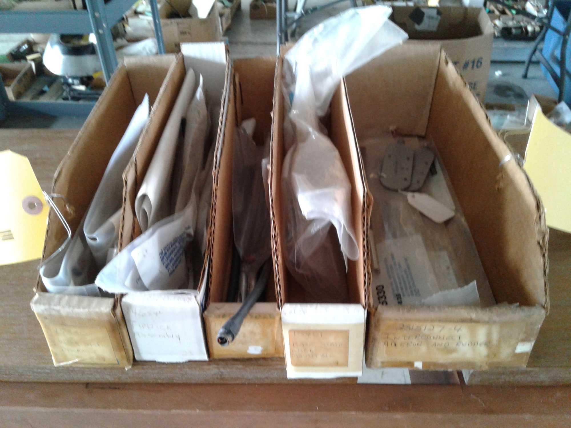 BOXES OF STATIC WICKS DG15330, DAP-14775-4, DGSW10-96 & 15401 MOUNTS