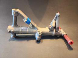 LEARJET TRADE SHOW MAIN LANDING GEAR ASSY 5441100-33 THIS GEAR WAS USED FOR DISPLAY PURPOSES AND IS
