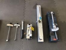 LOT OF TORQUE WRENCHES (1 IS DAMAGED)