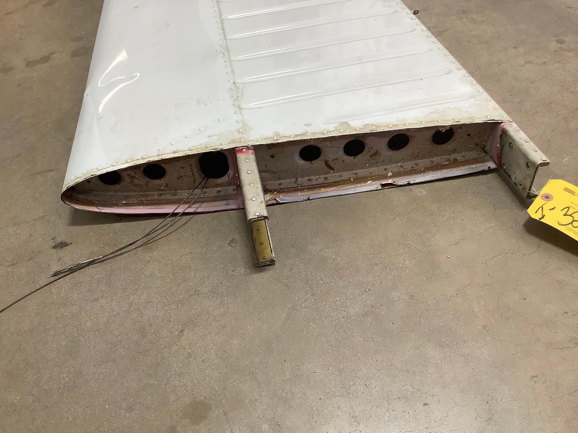 BEECHCRAFT HORIZONTAL STABILIZERS (1 WITH TRIM ACTUATOR)