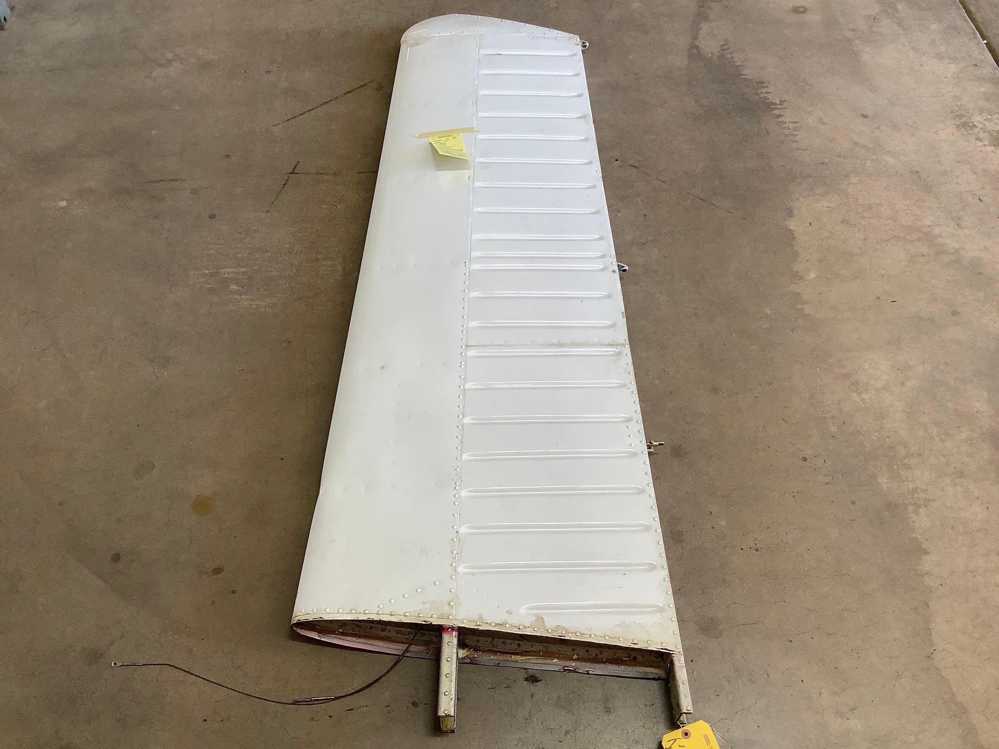 BEECHCRAFT HORIZONTAL STABILIZERS (1 WITH TRIM ACTUATOR)