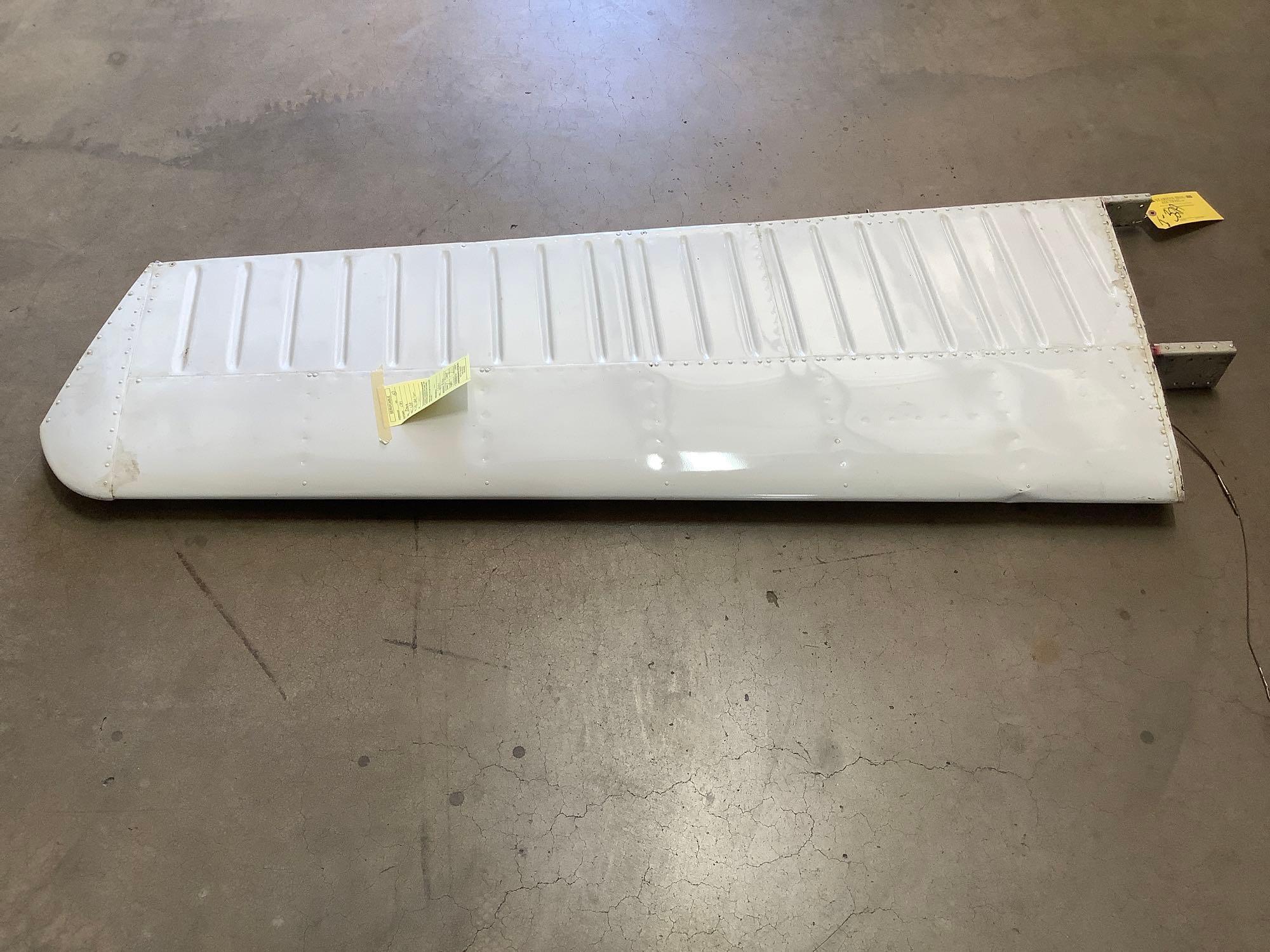 BEECHCRAFT HORIZONTAL STABILIZERS (1 WITH TRIM ACTUATOR)