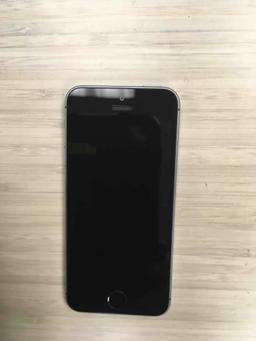 Apple iPhone 5s 32GB Smartphone (ME307LL/A) - Space Gray