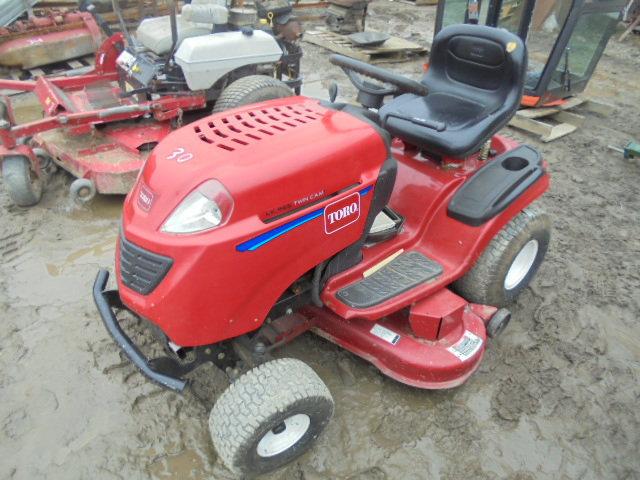 Toro LX465 Riding Mower, 42" Runs