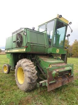 JD 4400 2WD Combine - Good Tires