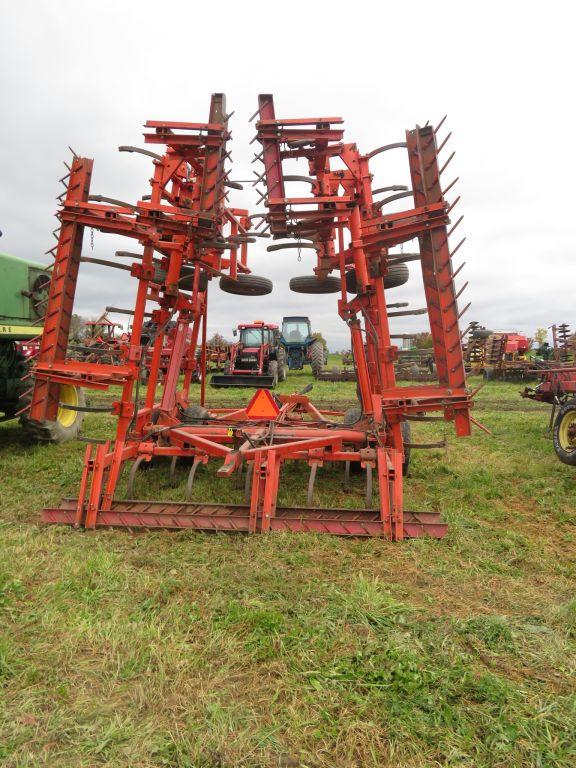 Deutz-Allis 1400 Field Cultivator w Packer Hitch