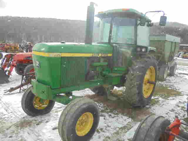 John Deere 4430, Cab w/ Heat & AC, Dual Remotes, New 18.4-38 Tires, Quad Ra