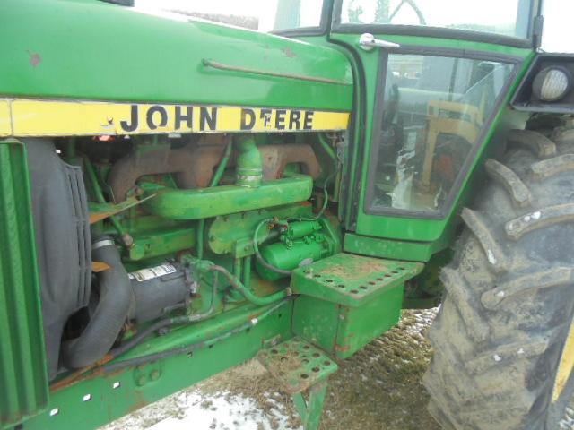 John Deere 4430, Cab w/ Heat & AC, Dual Remotes, New 18.4-38 Tires, Quad Ra