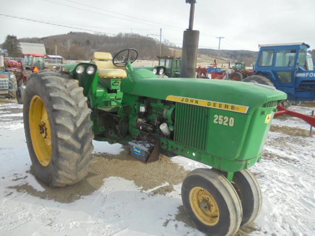 John Deere 2520 Diesel, Narrow Front, Syncro Transmission, Side Console, Re