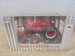 Farmall M Restoration Set, ERTL 1/16