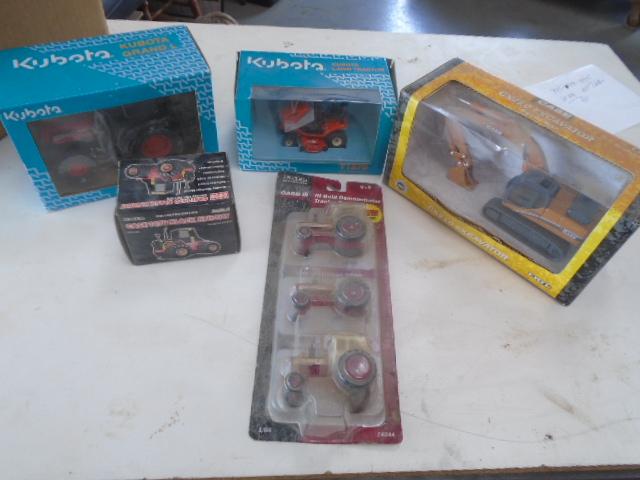 (5) Kubota, Case, IH NIB Toys