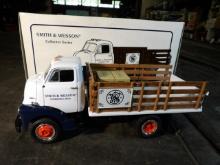 1/34 1952 GMC Smith & Wesson, High Detail, Truck First Gear