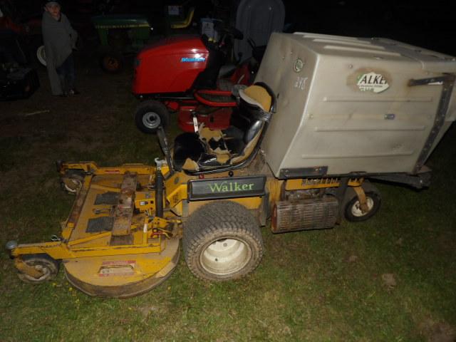 Walker 20hp Front Cut Mower w/ Bagger, Kohler 22.5 HP V Twin Gas Engine, Ru