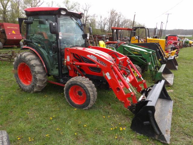 Kioti DK4710SE 4wd Compact Tractor w/ Loader, Only 200 Hours!, Full Cab w/