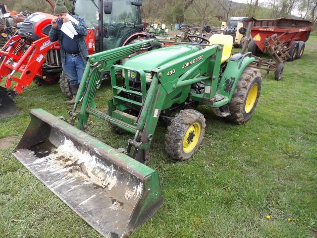 John Deere 4400 4wd Compact Tractor w/ 430 Loader, Hydro, R4 Tires, 7000 Ho