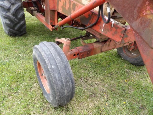 Case 770 Diesel Tractor w/ Cab & Loader, Dual Remotes, Diesel, Power Shift,