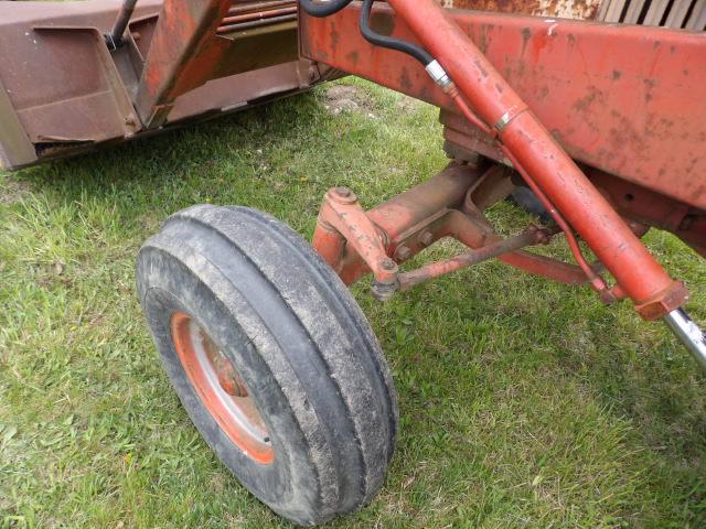 Case 770 Diesel Tractor w/ Cab & Loader, Dual Remotes, Diesel, Power Shift,