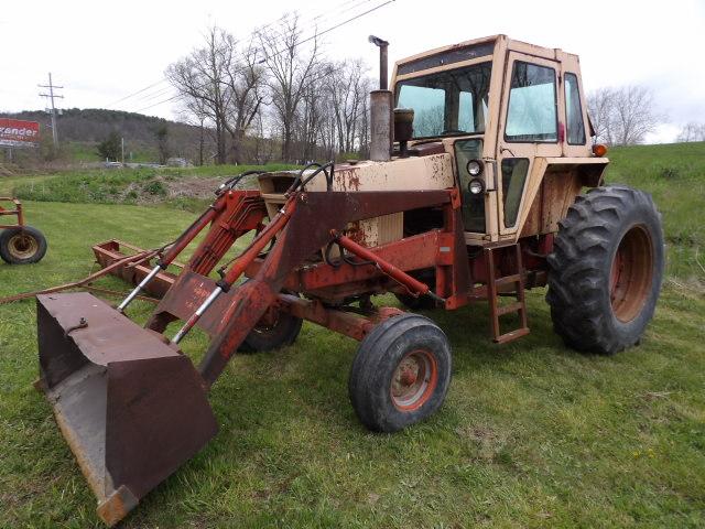 Case 770 Diesel Tractor w/ Cab & Loader, Dual Remotes, Diesel, Power Shift,