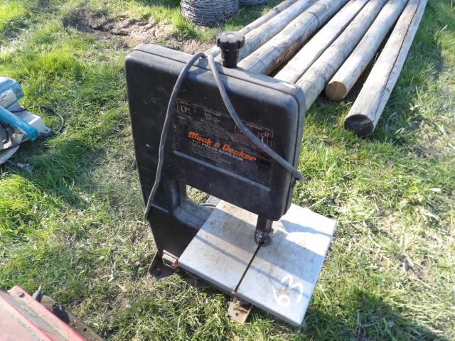 Black & Decker 7 1/2" Power Band Saw