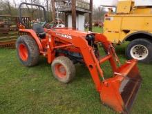 Kubota L2900 4wd Tractor w/ LA480 Loader, GST Powershift Transmission w/ Sh