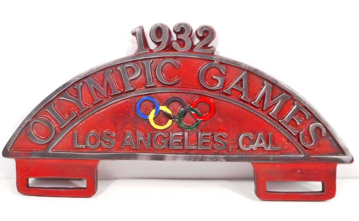 LOS ANGELES 1932 MODEL OLYMPIC GAMES CAR LICENSE PLATE TOPPER FOB