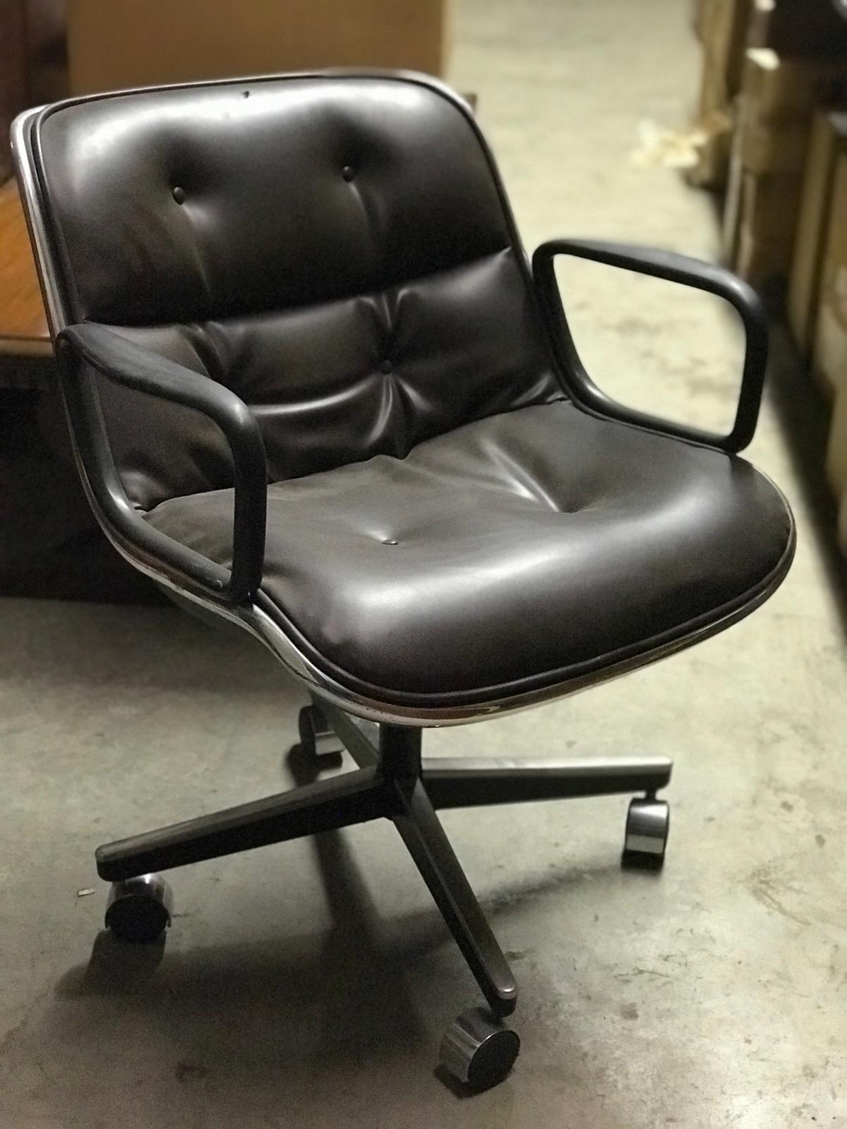 Knoll Charles Pollock Leather Swivel Chair